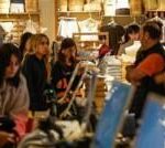 Why is this teen fashion brand closing its fitting rooms?